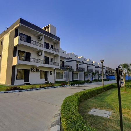 Country Inn Hotels & Resorts Vrindāvan المظهر الخارجي الصورة