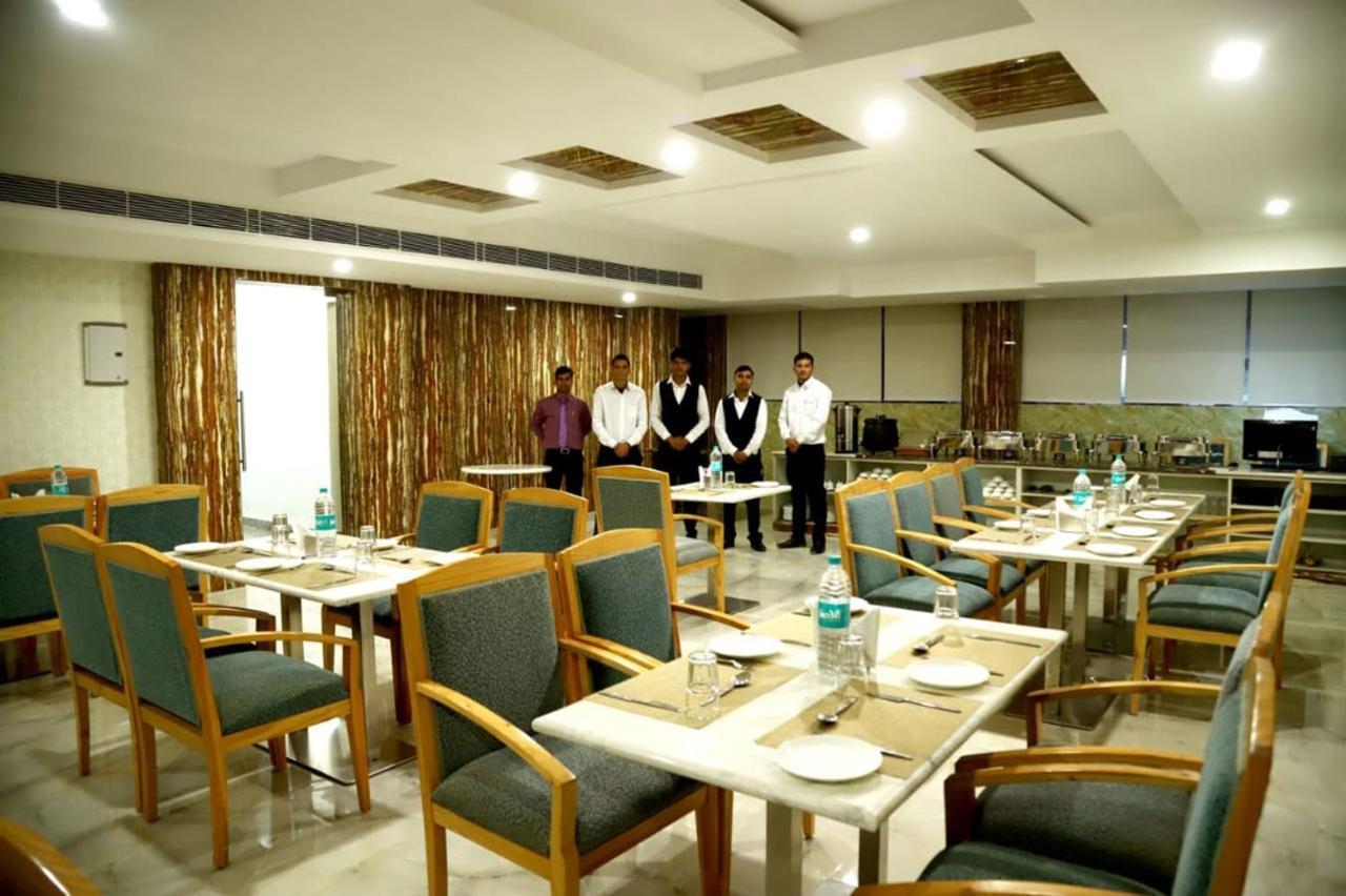 Country Inn Hotels & Resorts Vrindāvan المظهر الخارجي الصورة