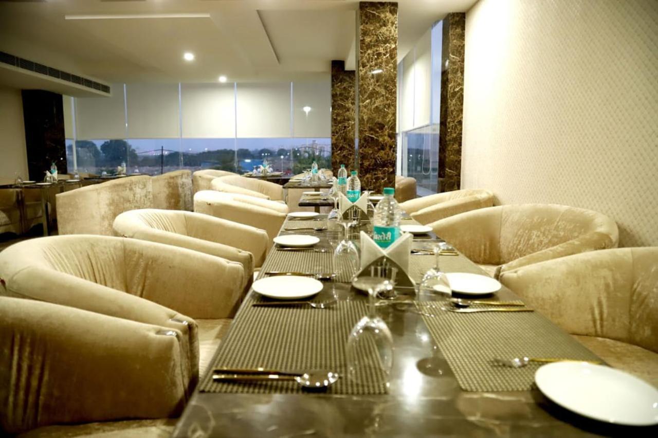 Country Inn Hotels & Resorts Vrindāvan المظهر الخارجي الصورة