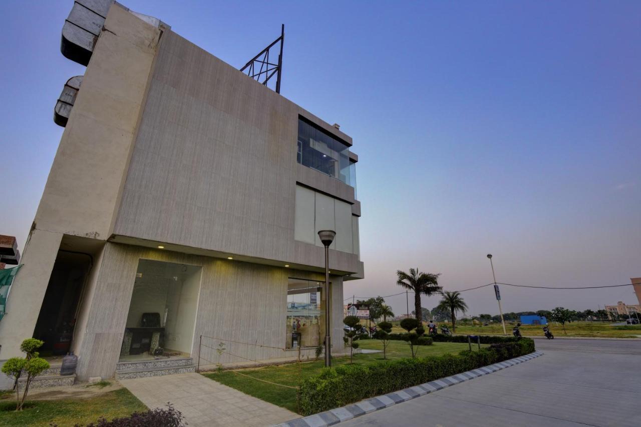 Country Inn Hotels & Resorts Vrindāvan المظهر الخارجي الصورة