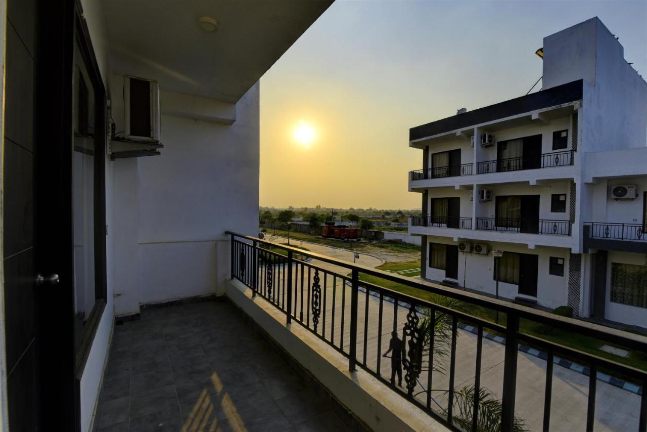Country Inn Hotels & Resorts Vrindāvan المظهر الخارجي الصورة